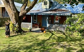 Spry Church Cozy Cottage